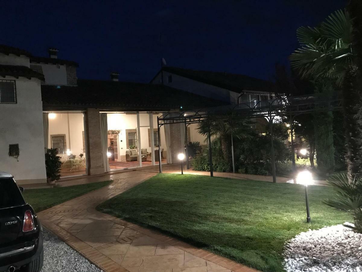 B&B Corte delle Rose Castiglione Delle Stiviere Extérieur photo